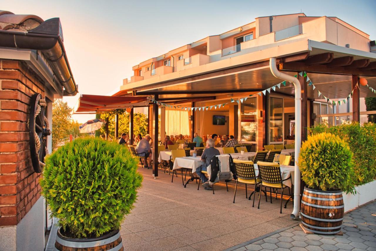 Pension Augustino Miletici Exterior foto